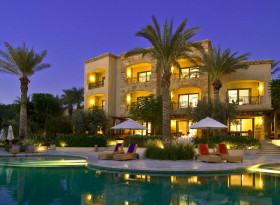 alberca kempinski